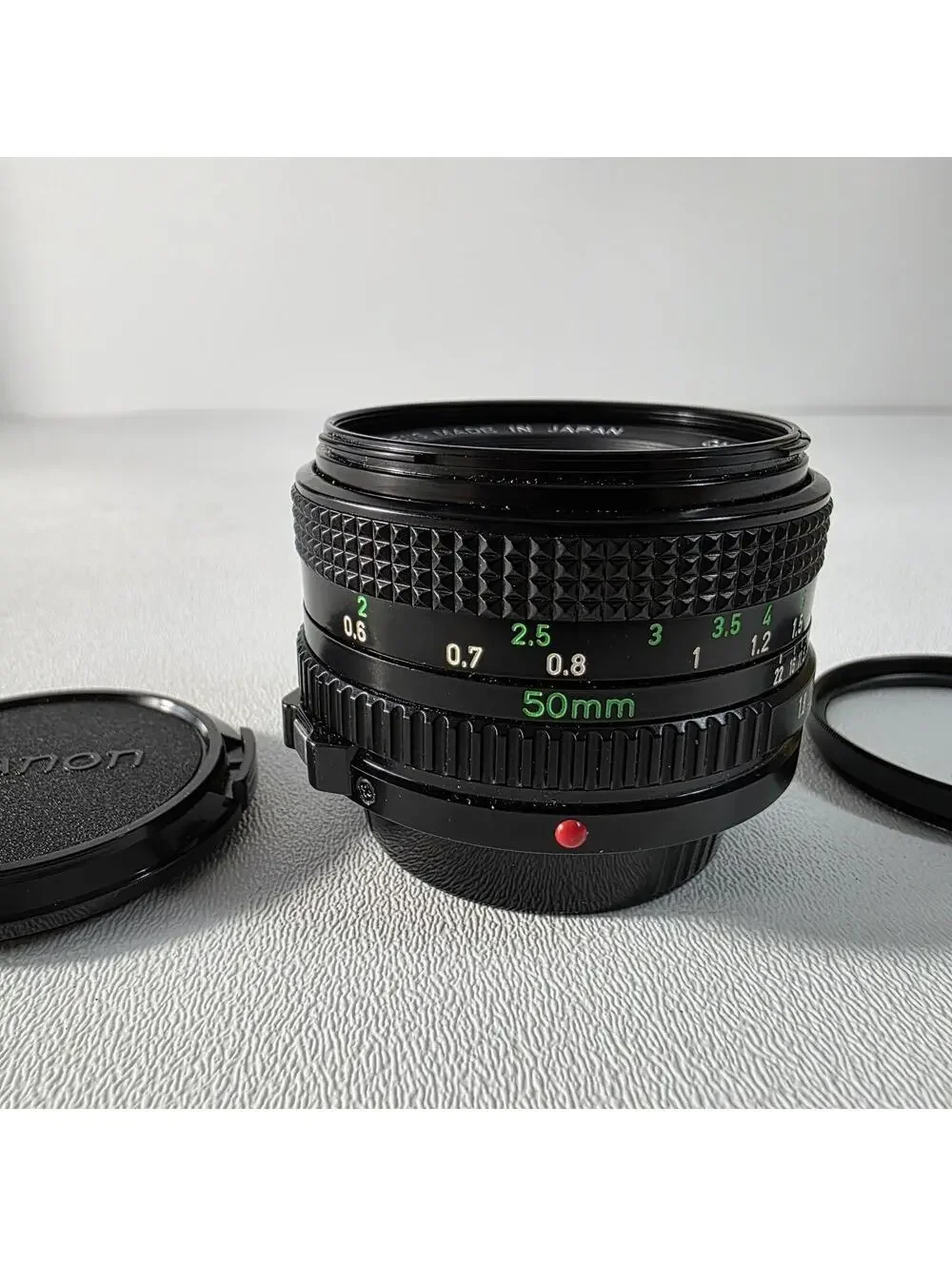 CANON LENS FD 50mm 1:1.8 w/Caps
